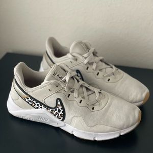 Nike Legend sneakers/training shoes US size 9